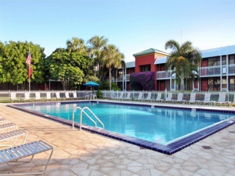 Collins Hotel North Naples מראה חיצוני תמונה