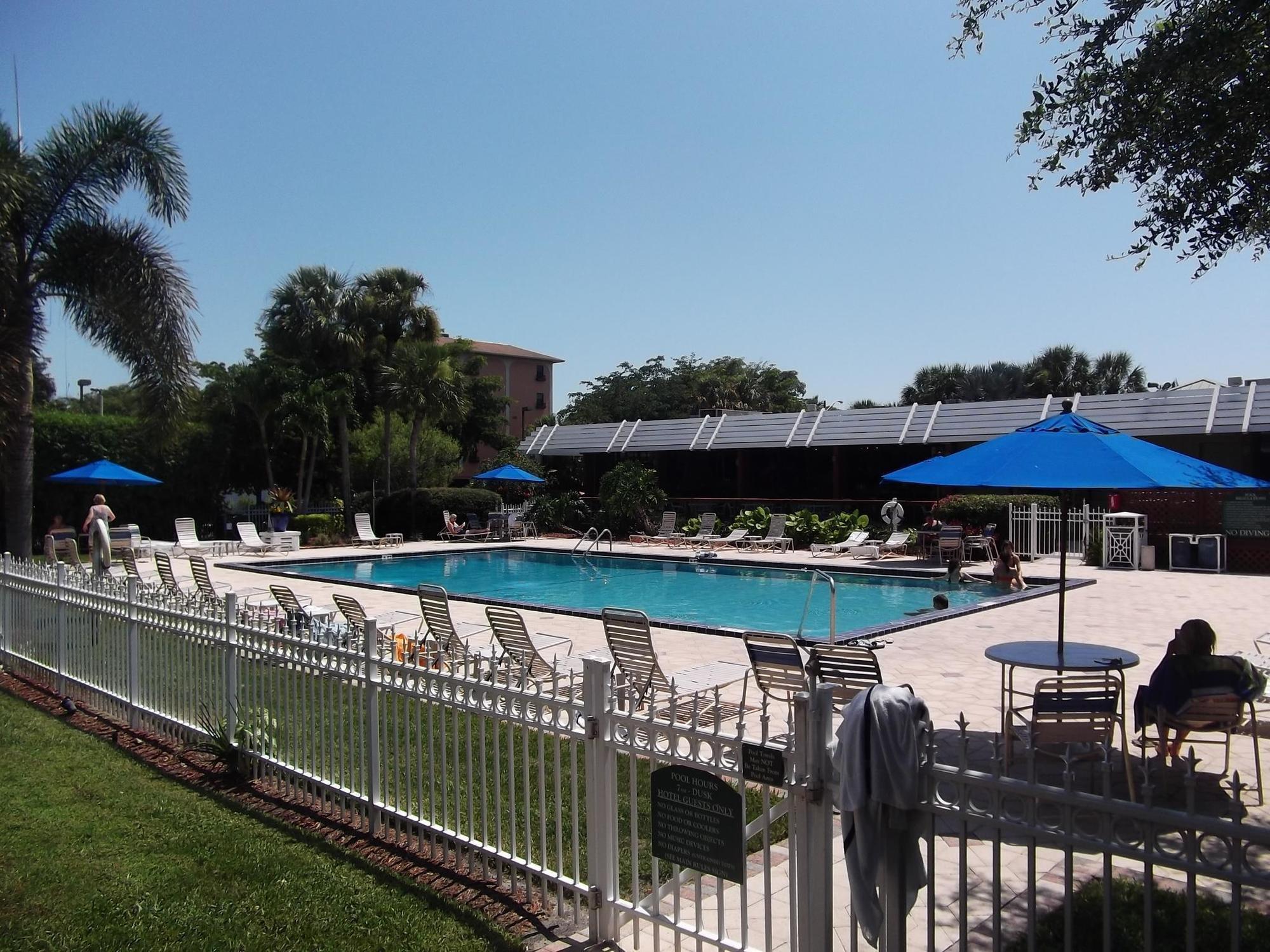 Collins Hotel North Naples מראה חיצוני תמונה